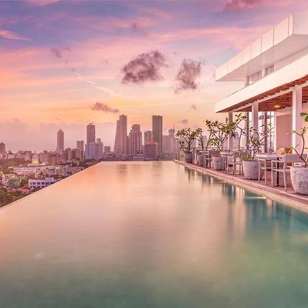 Отель Jetwing Colombo Seven Экстерьер фото