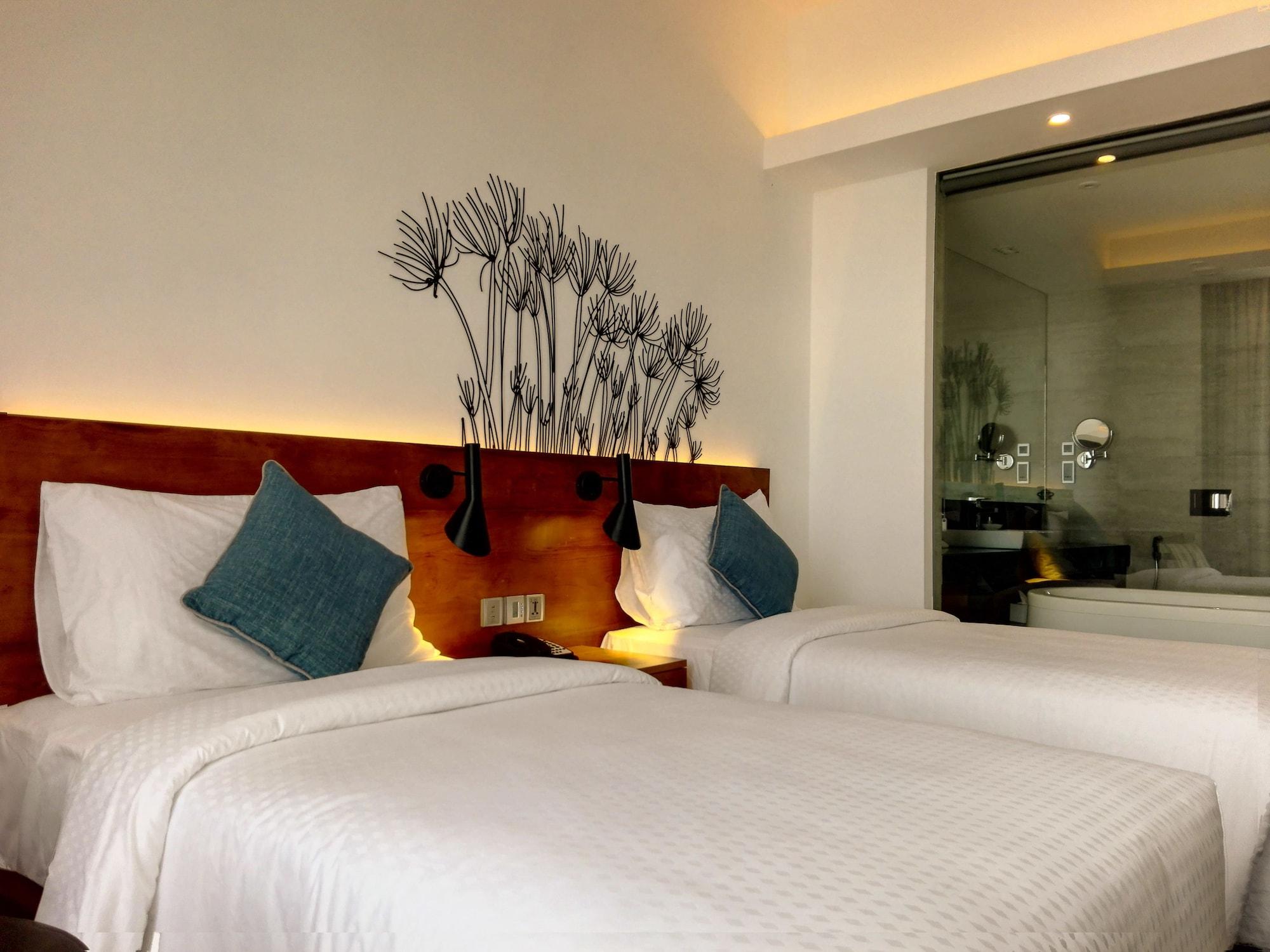 Отель Jetwing Colombo Seven Экстерьер фото