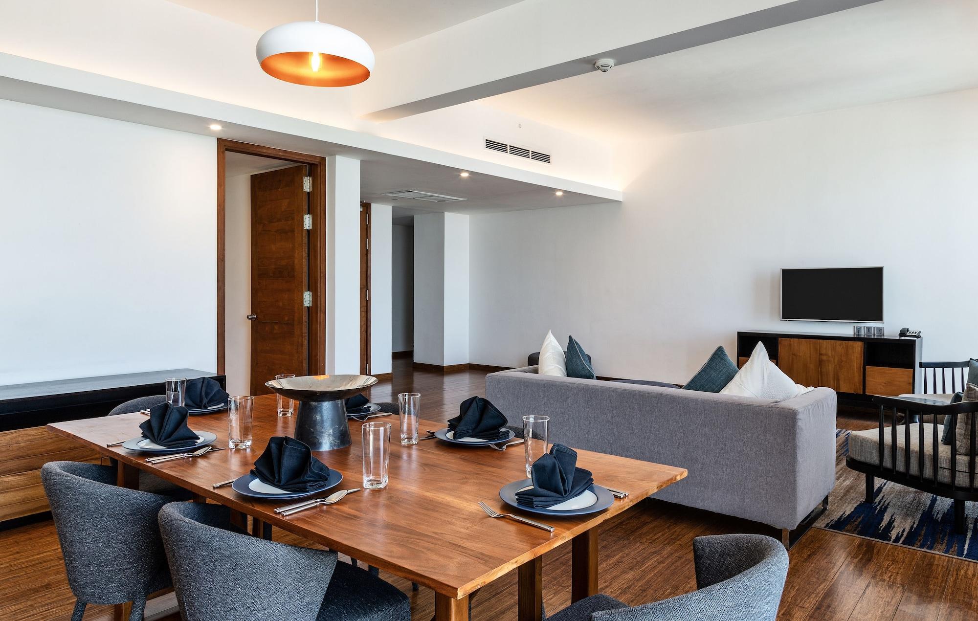 Отель Jetwing Colombo Seven Экстерьер фото