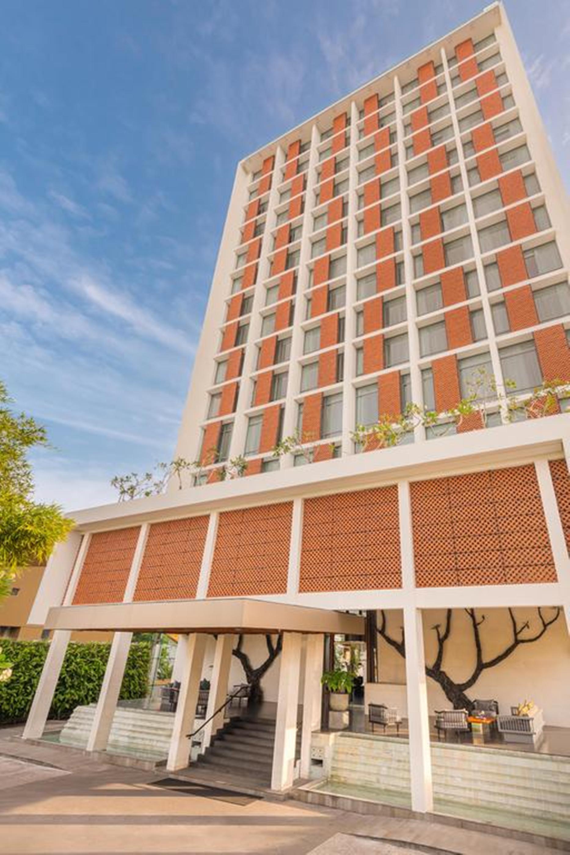 Отель Jetwing Colombo Seven Экстерьер фото