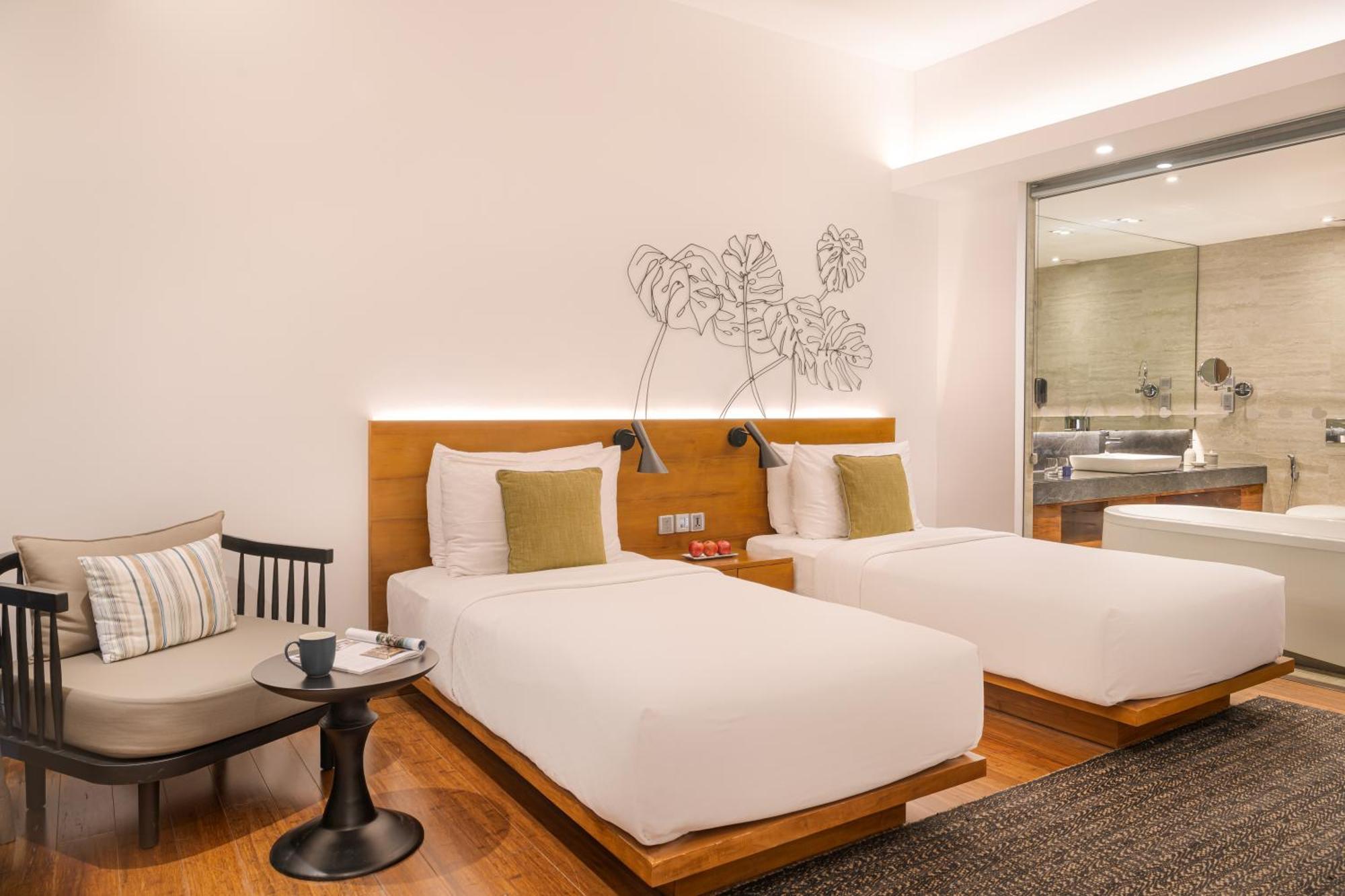 Отель Jetwing Colombo Seven Экстерьер фото