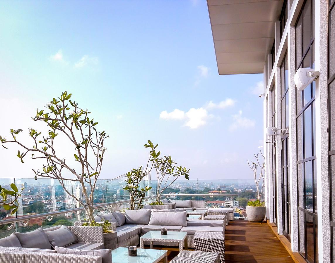 Отель Jetwing Colombo Seven Экстерьер фото