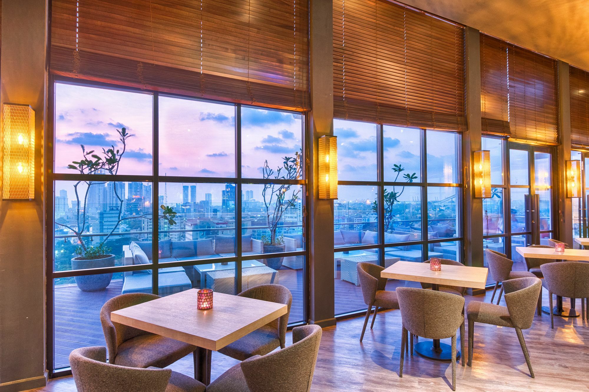 Отель Jetwing Colombo Seven Экстерьер фото