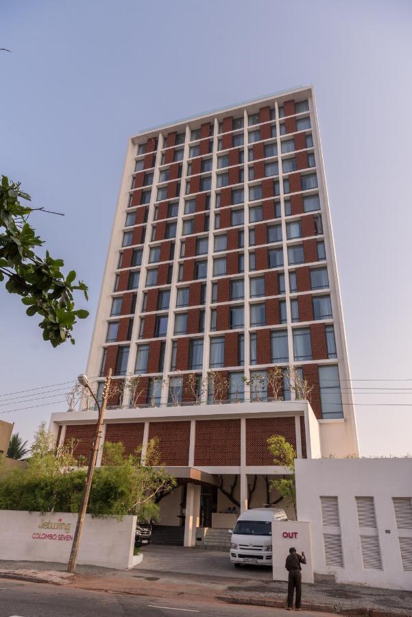 Отель Jetwing Colombo Seven Экстерьер фото