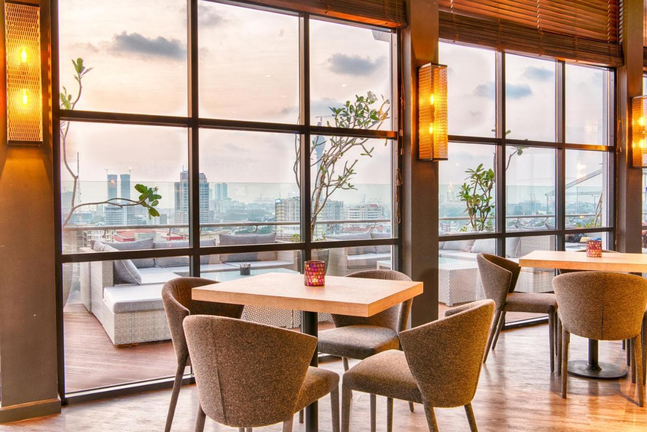 Отель Jetwing Colombo Seven Экстерьер фото
