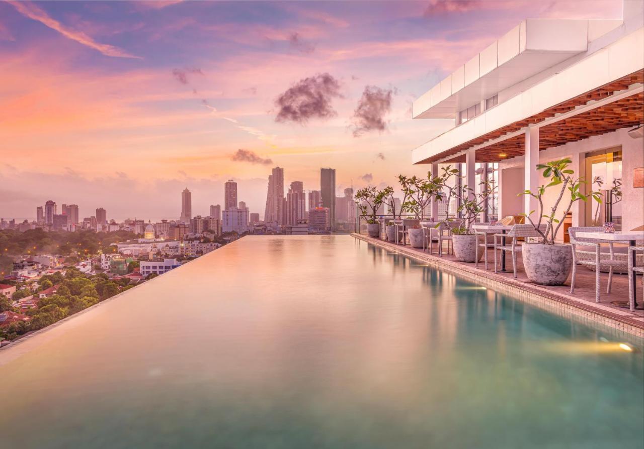 Отель Jetwing Colombo Seven Экстерьер фото