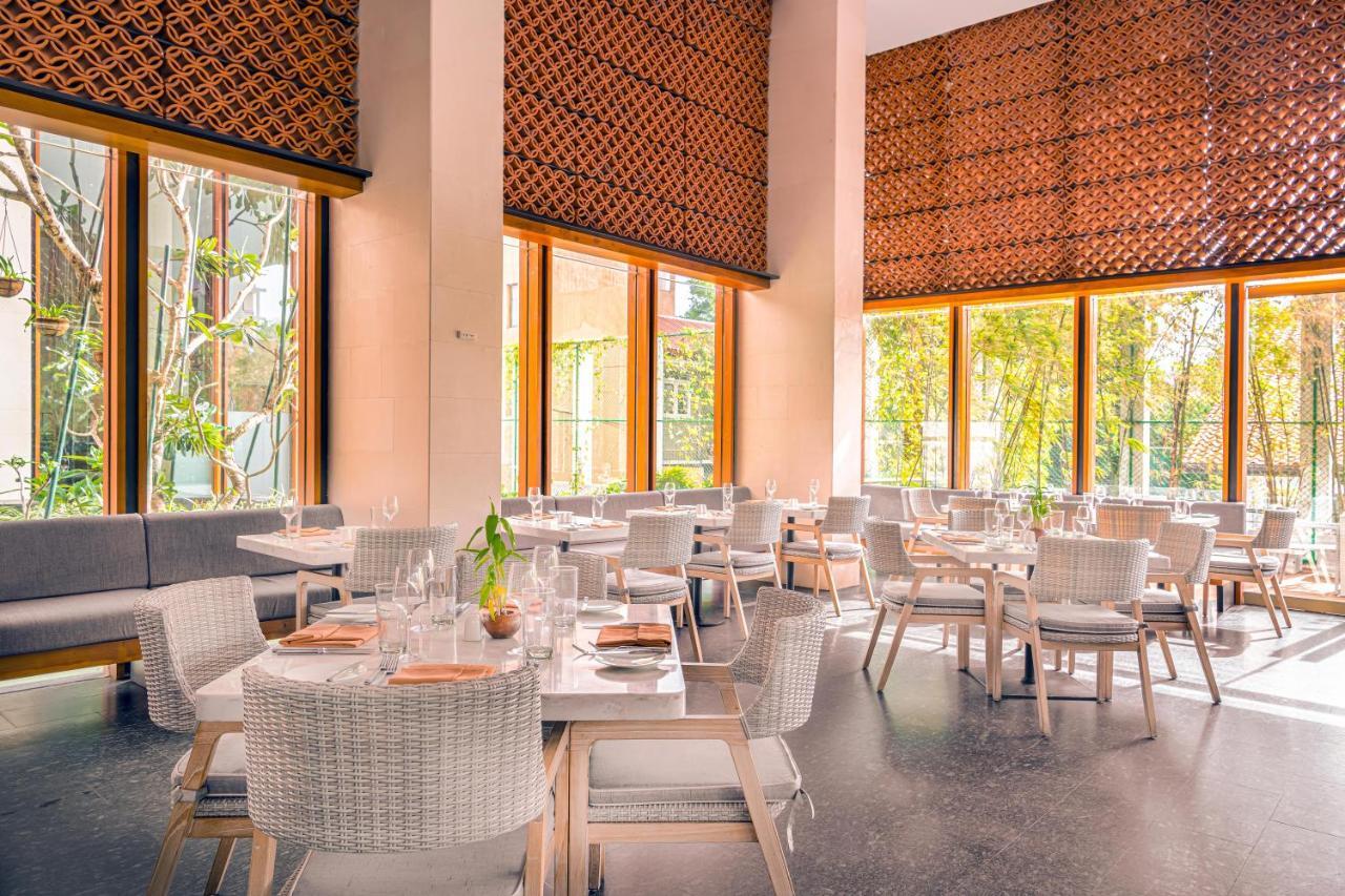 Отель Jetwing Colombo Seven Экстерьер фото